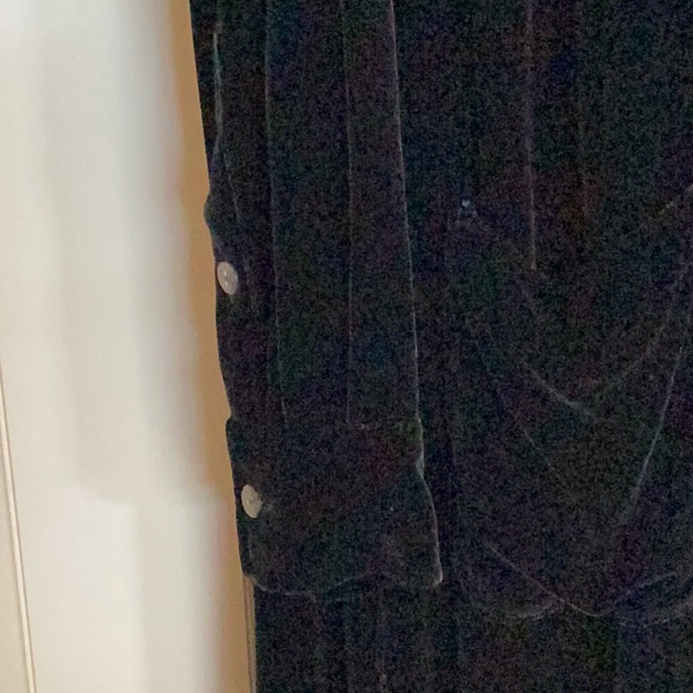 Chic Black Button-Up Dress - Picture 2 of 3